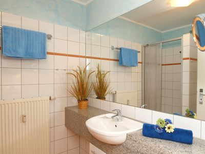 Badezimmer mit Dusche