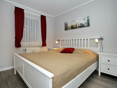 Schlafzimmer mit Doppelbett