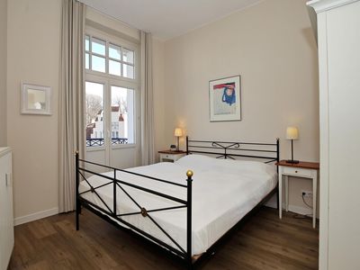 Schlafzimmer mit Doppelbett