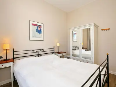 Schlafzimmer mit Kleiderschrank Schlafzimmer mit Kleiderschrank