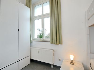 Kleiderschrank im 2. Schlafzimmer