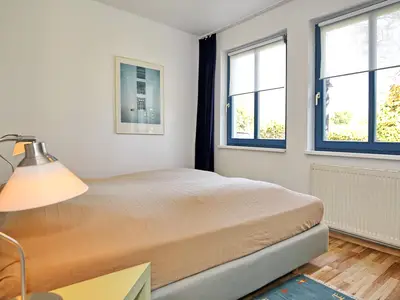 erstes Schlafzimmer mit Doppelbett