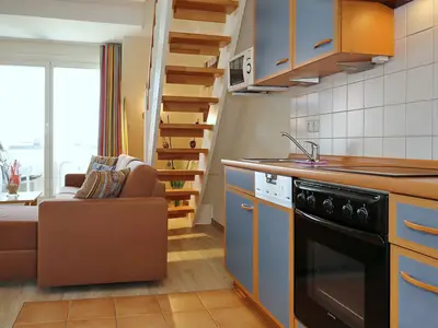 Küchenzeile mit Backofen und Spülmaschine Küchenzeile mit Backofen und Spülmaschine