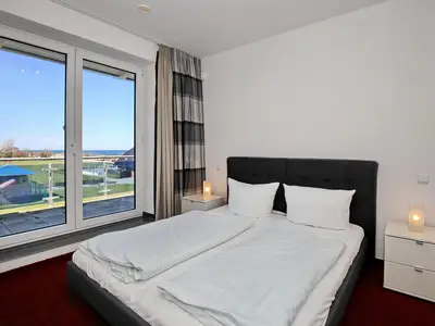 Schlafzimmer mit Doppelbett
