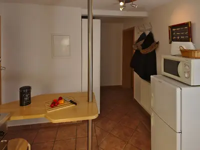 Küche mit Blick zum Flur