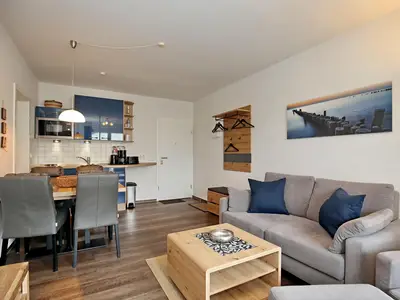Wohnzimmer mit Blick zur Küche