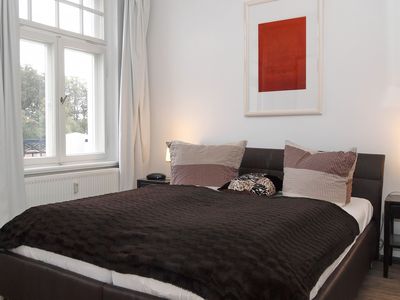 Schlafzimmer mit Doppelbett