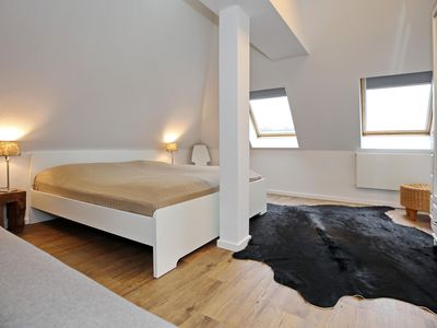 Schlafzimmer mit Doppelbett