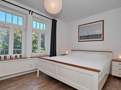 Schlafzimmer mit Doppelbett