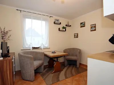 Wohnzimmer mit 2 Sesseln