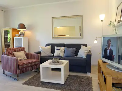Wohnzimmer mit Schlafcouch Wohnzimmer mit Schlafcouch