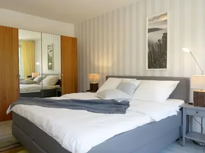 Schlafzimmer mit Kleiderschrank Schlafzimmer mit Kleiderschrank
