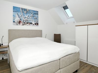 Schlafzimmer mit Doppelbett