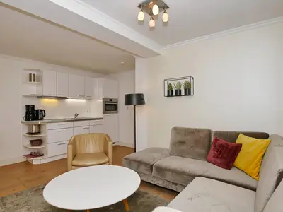 Wohnzimmer mit Blick zur Küche