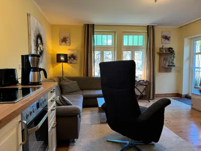 Küche mit Blick zum Wohnzimmer