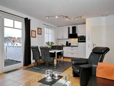 Wohnzimmer mit Blick zur Küche Wohnzimmer mit Blick zur Küche