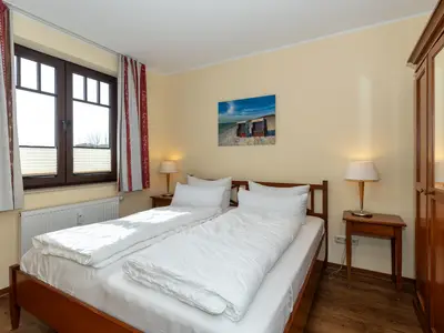 Schlafzimmer mit Doppelbett