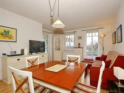 Wohnzimmer mit Essbereich