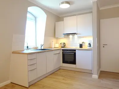 Küchenzeile mit Backofen