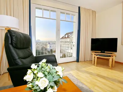 Wohnzimmer mit Blick in den Park Wohnzimmer mit Blick in den Park