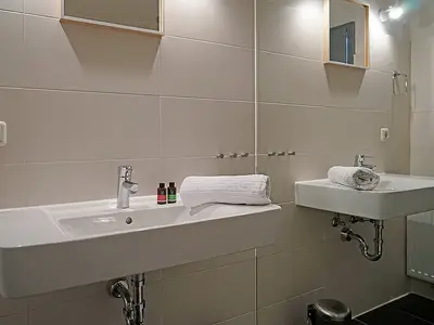 Badezimmer mit Dusche