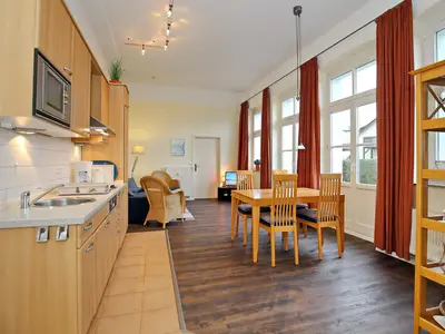 Küchenzeile mit Wohn-und Essbereich