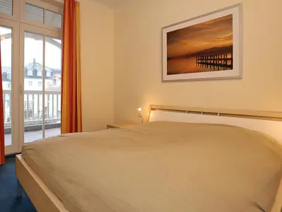 erstes Schlafzimmer mit Doppelbett