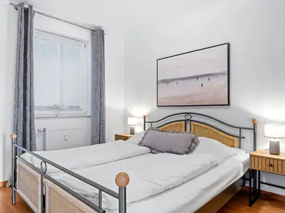 Schlafzimmer mit Doppelbett