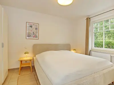 Schlafzimmer mit Doppelbett