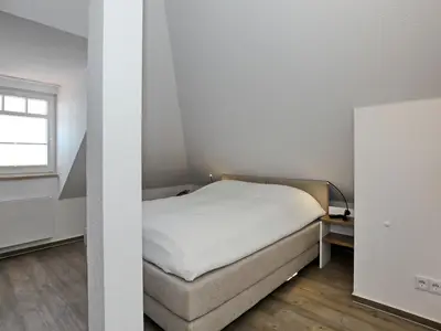 2. Schlafzimmer mit Doppelbett