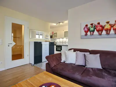 Wohnzimmer mit Blick zur Küche