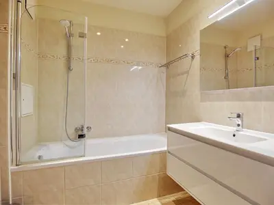 Badezimmer mit Badewanne