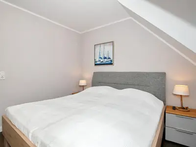 1. Schlafzimmer mit Doppelbett