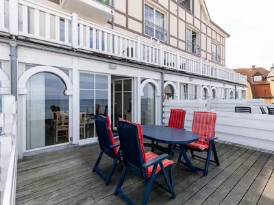 Balkon mit Gartenmöbeln