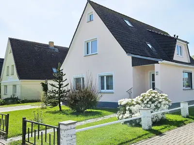 Ferienwohnung für 3 Personen (100 m²) in Ostseebad Kühlungsborn 1/10