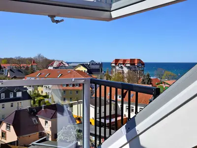 Dachfenster mit Meerblick