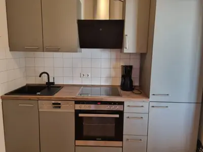 Küchenzeile mit Herd