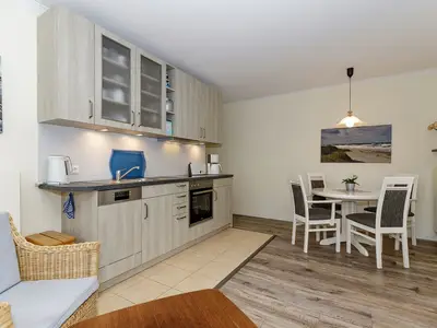 Küchenzeile mit Backofen