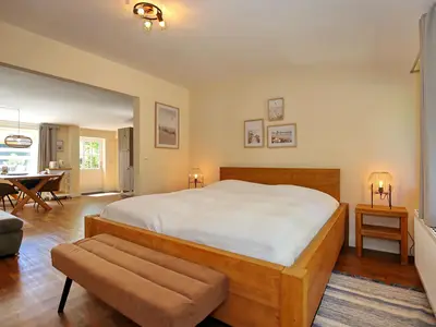 Schlafbereich mit Doppelbett