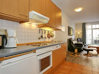 Küche  mit Blick zum Wohnzimmer