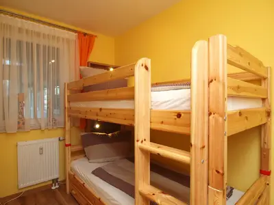 2. Schlafzimmer mit Etagenbett