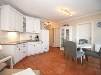 Küche mit Essbereich