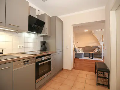 Küche mit Blick zum Wohnzimmer