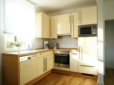 Küchenzeile mit Backofen