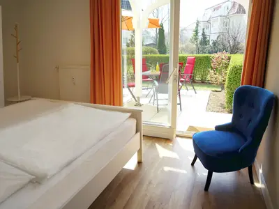 Schlafzimmer mit Doppelbett