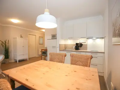 Essbereich mit Blick zur Küche