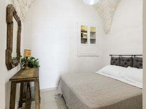 23588649-Ferienwohnung-5-Ostuni-300x225-3