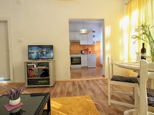 23539204-Ferienwohnung-6-Otočac-300x225-2