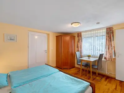 Photo, INSIDE, OUTSIDE