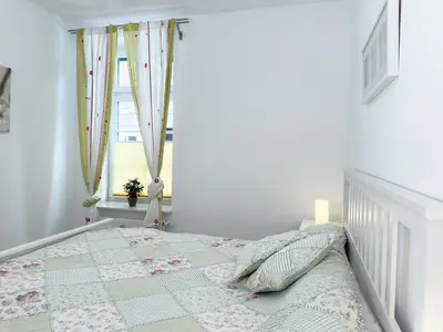 Schlafzimmer mit Doppelbett